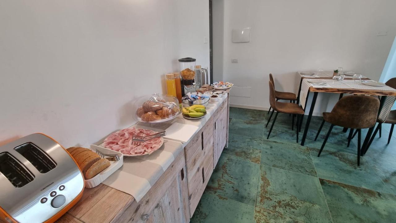 Antica Dimora Dei Gelsi Bed and Breakfast Manerba del Garda Exteriör bild